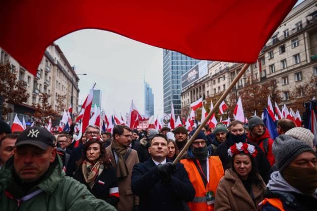 Independence Day March In Warsaw, Poland Slawomir Mentzen, one of the leaders of the far-right Confederation party, attends Independence March celebrating the 106 anniversary of Poland regaining independence. Warsaw, Poland on 11 November, 2024. Tens of thousands of Poles from Warsaw and across the country arrived to the Polish capital city on the Nations Independence Day Warsaw Poland  Copyright: xBeataxZawrzelx originalFilename: zawrzel-independ241111_npKyH.jpg
