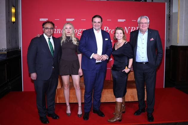 Entertainment Bilder des Tages Walid Nakschbandi, Helena Zengel, Nathanael Liminski, Annette Frier und Ralph Elster beim Kinoprogrammpreis NRW am 13.11.2024 in Koeln Kinoprogrammpreis NRW 2024 in Koeln