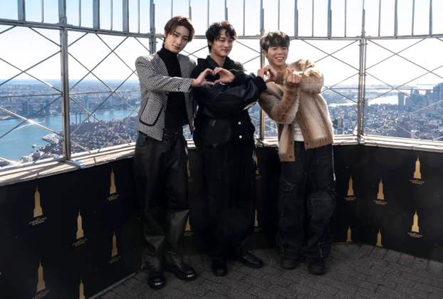 Bilder des Jahres 2024, Entertainment 11 November Entertainment Themen der Woche KW46 Entertainment Bilder des Tages November 13, 2024, New York, New York, USA: K-Pop hard-of-hearing boy band Big Ocean members Jiseok, Chanyeon, Hyunjin visits Empire State Building in New York on November 13, 2024 New York USA - ZUMAr339 20241113_znp_r339_018 Copyright: xLevxRadinx