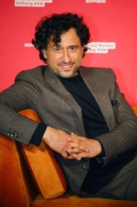 Serkan Kaya bei der 34. Verleihung der Kinoprogrammpreise NRW der Film- und Medienstiftung NRW in der olkenburg. Köln, 13.11.2024