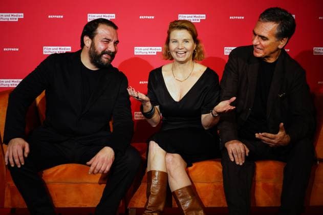 Sahin Eryilmaz, Annette Frier und Johannes Wünsche bei der 34. Verleihung der Kinoprogrammpreise NRW der Film- und Medienstiftung NRW in der olkenburg. Köln, 13.11.2024