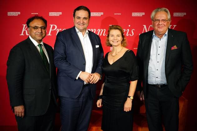 Walid Nakschbandi, Nathanael Liminski, Annette Frier und Ralph Elster bei der 34. Verleihung der Kinoprogrammpreise NRW der Film- und Medienstiftung NRW in der olkenburg. Köln, 13.11.2024
