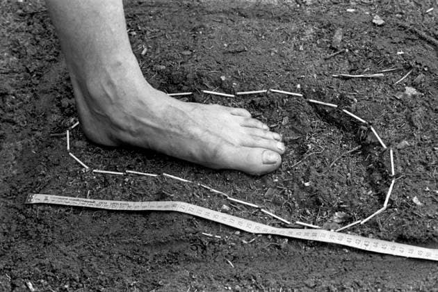 Archivbilder der Woche KW46 Expedition looking for Bigfoot in Murmansk Region 8801253 08.08.1992 An expedition to search for a Bigfoot in the Murmansk Region, organized by the Nedelya newspaper and held on August 3-12, 1992. Expedition members discovered a very large humanlike footprint. Oleg Lastochkin Murmansk region Russia  Copyright: xOlegxLastochkinx