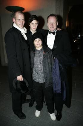 STOCKHOLM 20071219 - Fyra Skarsgardar i samma film. Gustaf, Bill, Stellan och Valter Skarsgard i festvimlet i Stadshuset efter galapremiären av filmen Arn-Tempelriddaren STOCKHOLM SVERIGE x7101x *** STOCKHOLM 20071219 Four Skarsgards in the same movie Gustaf, Bill, Stellan and Valter Skarsgard in the festive atmosphere in the City Hall after the gala premiere of the movie Arn the Templar STOCKHOLM SWEDEN x7101x  Copyright: xCHRISTIANxÖRNBERGx xXPx xTTx FAMILJEN SKARSGARD