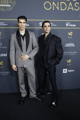 Photocall prior to the gala of the Ondas Awards 2024 Directors Javier Calvo i and Javier Ambrossi d during the photocall prior to the gala of the Ondas Awards at the Liceu, on November 14, 2024, in Barcelona, Catalonia Spain The Ondas Awards, created in 1945, are awarded annually by the Promotora de Informaciones S A Grupo PRISA through Radio Barcelona de la Cadena SER, with the aim of rewarding the quality and popularity of productions, as well as professional careers in radio, television, music and radio advertising 14 NOVEMBER 2024 ONDAS AWARDS PHOTOCALL POSED FAMOSOSOS PREMIOS RADIO TELEVISIÓN Kike Rincó Barcelona Catalunya Catalunya Barcelona Catalunya Espana Copyright: xKikexRinconx 6341388