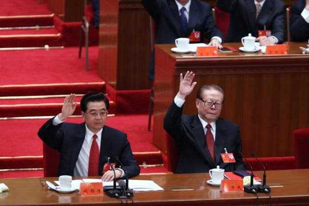 China s President Hu Jintao (L) and former president Jiang Zemin during the concluding session of the 17th Party Congress at the Great Hall of the People in Beijing. Beijing. 21 October 2007. ***NOT FOR ADVERTISING USE*** BEIJING CHINA EDITORIAL USE ONLY  Copyright: xx MER2016022612485031 DavidxWongx scmpphotos306965