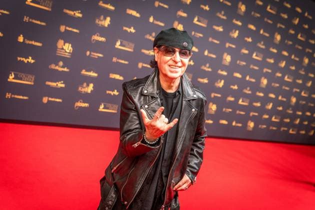 Entertainment Themen der Woche KW46 Entertainment Bilder des Tages 30. Verleihung der Goldenen Henne in Leipzig. Der MDR (Mitteldeutsche Rundfunk) produziert in Zusammenarbeit mit Super Illu den größten Publikumspreis in Ostddeutschland. Hier der Scorpions Sänger Klaus Meine Goldene Henne 2024 *** 30 Goldene Henne award ceremony in Leipzig MDR Mitteldeutscher Rundfunk produces the biggest audience award in eastern Germany in collaboration with Super Illu Here the Scorpions singer Klaus Meine Goldene Henne 2024