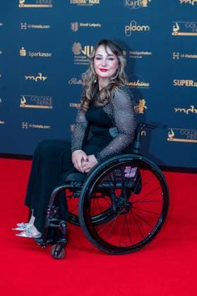 Leipzig - 30. Goldene Henne Preisverleihung in der Messe Leipzig 15.11.2024 Leipzig, Messe Im Foto: Kristina Vogel, Radsportlerin Am Freitagabend findet die Verleihung Goldene Henne 2024, gemeinsam veranstaltet von SuperIllu und MDR-Fernsehen, wieder in Leipzig statt. Deutschlands größter Publikumspreis wird dieses Jahr zum 30. Mal vergeben. Dazu eingeladen sind zahlreiche regionale, nationale und internationale Stars. Die Preisverleihung findet in der Messe Leipzig statt. Leipzig Messe Leipzig Sachsen Deutschland Copyright: xEHLxMedia Erik-HolmxLanghofx 20241115_goldene-henne-ehl-1_6