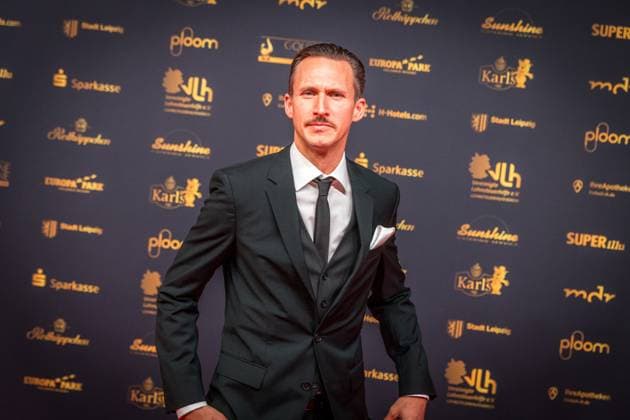 30. Verleihung der Goldenen Henne in Leipzig. Der MDR (Mitteldeutsche Rundfunk) produziert in Zusammenarbeit mit Super Illu den größten Publikumspreis in Ostddeutschland. Hier der SOKO Leipzig Schauspieler Johannes Hendrik Langer Goldene Henne 2024