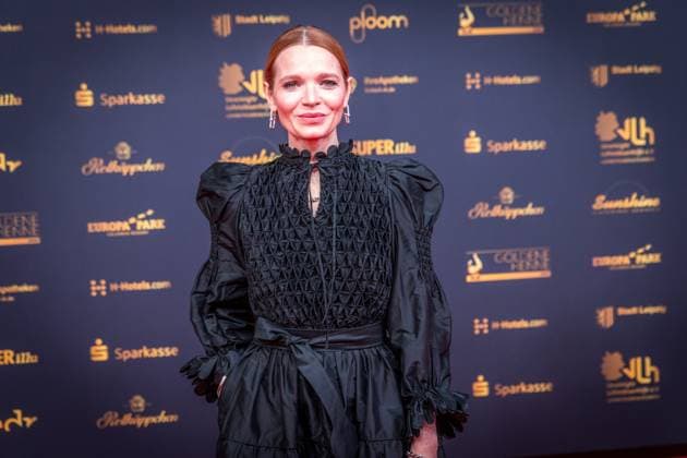 30. Verleihung der Goldenen Henne in Leipzig. Der MDR (Mitteldeutsche Rundfunk) produziert in Zusammenarbeit mit Super Illu den größten Publikumspreis in Ostddeutschland. Hier die deutsche Schauspielerin Karoline Herfurth) Goldene Henne 2024
