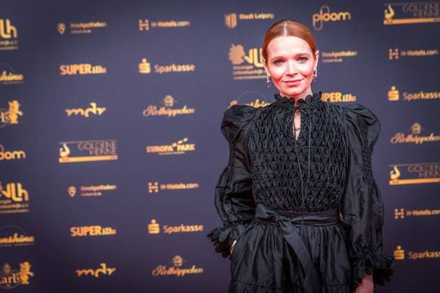 30. Verleihung der Goldenen Henne in Leipzig. Der MDR (Mitteldeutsche Rundfunk) produziert in Zusammenarbeit mit Super Illu den größten Publikumspreis in Ostddeutschland. Hier die deutsche Schauspielerin Karoline Herfurth) Goldene Henne 2024