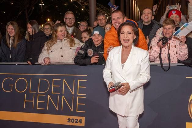 Leipzig - 30. Goldene Henne Preisverleihung in der Messe Leipzig 15.11.2024 Leipzig, Messe Im Foto: Ute Freudenberg, Sängerin Am Freitagabend findet die Verleihung Goldene Henne 2024, gemeinsam veranstaltet von SuperIllu und MDR-Fernsehen, wieder in Leipzig statt. Deutschlands größter Publikumspreis wird dieses Jahr zum 30. Mal vergeben. Dazu eingeladen sind zahlreiche regionale, nationale und internationale Stars. Die Preisverleihung findet in der Messe Leipzig statt. Leipzig Messe Leipzig Sachsen Deutschland Copyright: xEHLxMedia ChrisxLässigx 20241115_goldene-henne-cl-1_3