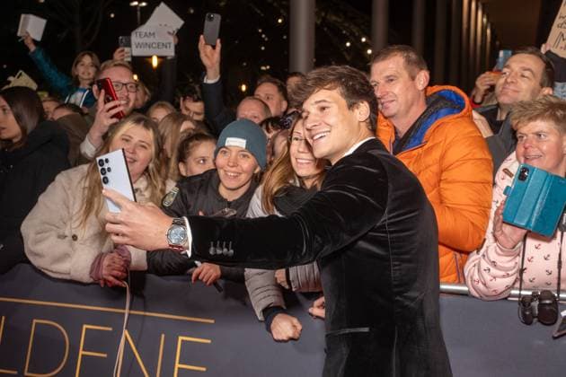 Leipzig - 30. Goldene Henne Preisverleihung in der Messe Leipzig 15.11.2024 Leipzig, Messe Im Foto: Wincent Weiss, Sänger Am Freitagabend findet die Verleihung Goldene Henne 2024, gemeinsam veranstaltet von SuperIllu und MDR-Fernsehen, wieder in Leipzig statt. Deutschlands größter Publikumspreis wird dieses Jahr zum 30. Mal vergeben. Dazu eingeladen sind zahlreiche regionale, nationale und internationale Stars. Die Preisverleihung findet in der Messe Leipzig statt. Leipzig Messe Leipzig Sachsen Deutschland Copyright: xEHLxMedia ChrisxLässigx 20241115_goldene-henne-cl-1_10