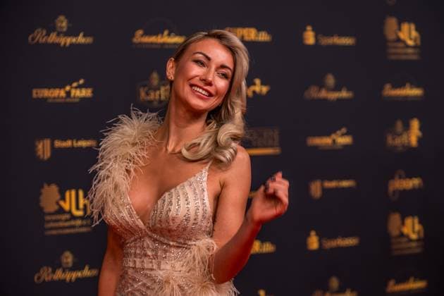 30. Verleihung der Goldenen Henne in Leipzig. Der MDR (Mitteldeutsche Rundfunk) produziert in Zusammenarbeit mit Super Illu den größten Publikumspreis in Ostddeutschland. Die Ex Frau von Stefan Mross - Anna Karina Wojtczak Goldene Henne 2024