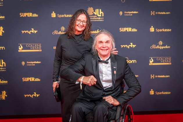 30. Verleihung der Goldenen Henne in Leipzig. Der MDR (Mitteldeutsche Rundfunk) produziert in Zusammenarbeit mit Super Illu den größten Publikumspreis in Ostddeutschland. Hier der paralympic sieger im badminton thomas wandschneider Goldene Henne 2024