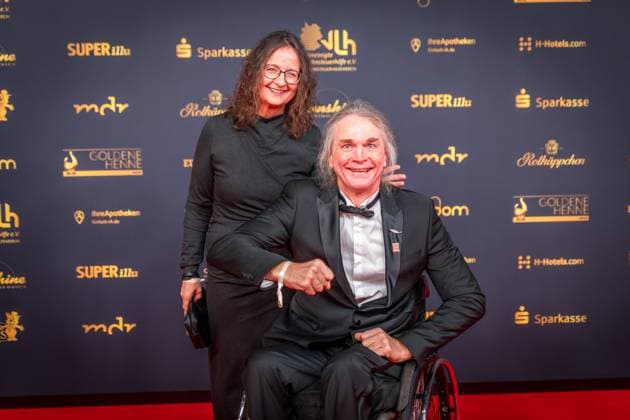 30. Verleihung der Goldenen Henne in Leipzig. Der MDR (Mitteldeutsche Rundfunk) produziert in Zusammenarbeit mit Super Illu den größten Publikumspreis in Ostddeutschland. Hier der paralympic sieger im badminton thomas wandschneider Goldene Henne 2024