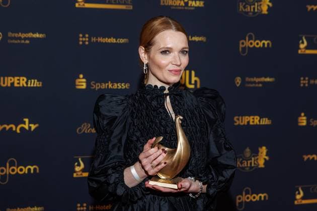 Award - 30. Goldene Henne 2024 - Carpet Karoline Herfurth auf dem roten Teppich der 30. Goldenen Henne 2024 in der Messe Leipzig am 15.11.2024. Copyright: xEventpressxKochanx