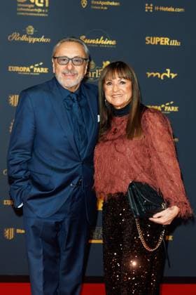Award - 30. Goldene Henne 2024 - Carpet Wolfgang Stumph und Christine Stumph auf dem roten Teppich der 30. Goldenen Henne 2024 in der Messe Leipzig am 15.11.2024. Copyright: xEventpressxKochanx