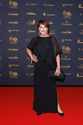 Award - 30. Goldene Henne 2024 - Carpet Janina Hartwig auf dem roten Teppich der 30. Goldenen Henne 2024 in der Messe Leipzig am 15.11.2024. Copyright: xEventpressxKochanx