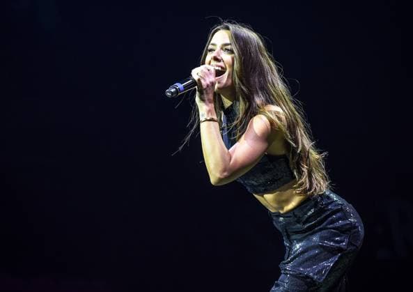 Entertainment Themen der Woche KW46 Entertainment Bilder des Tages Entertaiment Musik, Schlagernacht des Jahres 2024 16.11.2024, xdanx, Entertaiment Musik, Schlagernacht des Jahres 2024, v.l. Vanessa Mai live bei der Schlagernacht des Jahres in der Uber Arena Berlin. Berlin Uber Arena Berlin Deutschland (DE) *** Entertaiment Musik, Schlagernacht des Jahres 2024 16 11 2024, xdanx, Entertaiment Musik, Schlagernacht des Jahres 2024, v l Vanessa Mai live at the Schlagernacht des Jahres at the Uber Arena Berlin Berlin Uber Arena Berlin Germany EN Copyright: xDanielxLakomskix
