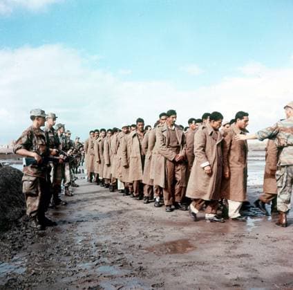 Egyptian Prisoners, Suez Crisis, 1956 (photo) XRH1702447 Egyptian Prisoners, Suez Crisis, 1956 (photo) by French Photographer, (19th century); (add.info.: egyptian prisoners in Suez 1956 during the war between England France Israel and Egypt about Suez Canal). Copyright: xBridgemanxImagesx 1702447