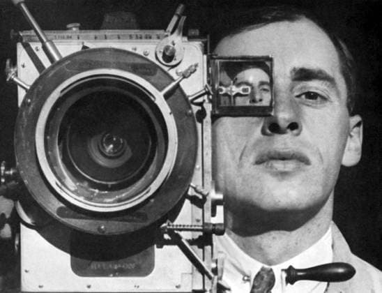Archivbilder der Woche KW47 Dziga Vertov - Man with a Movie Camera, 1936 (photo) XLA3763585 Dziga Vertov - Man with a Movie Camera, 1936 (photo) by Unknown photographer, (20th century); (add.info.: Dziga Vertov Vertof, pseudonym of David Abelevich Kaufman, directed the film Man with the Movie Camera (1929) where his brother Mikhail Kaufman poses with a camera taking a self-portrait. This is a still from the film. DV was newsreel director, cinema theorist and Soviet pioneer of documentary film: 2 January 1896-12 February 1954. Mikhail Abramovich Kaufman, Russian cinematographer and photographer 1897-March 11, 1980 . (Shortly after the filming of Man with the Movie Camera, Kaufman and Vertov fell out with each other over artistic differences. ) Documentary Film, by Pa Copyright: xLebrechtxAuthorsx xBridgemanxImagesx 3763585