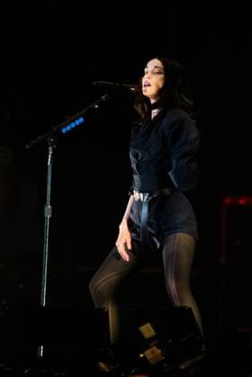 Corona Capital Music Festival - Day 2 St Vincent performs during day 2 of the 2024 Corona Capital Music Festival at Autodromo Hermanos Rodriguez on November 16, 2024 in Mexico City, Mexico. Mexico City Autodromo Hermanos Rodriguez Mexico Copyright: xAnniexLesser imageSPACEx
