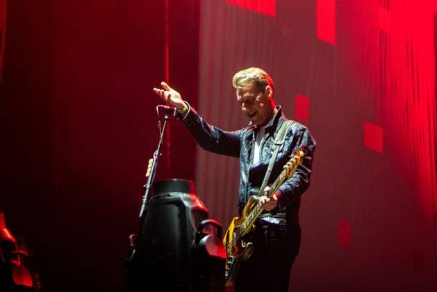 Corona Capital Music Festival - Day 2 Travis: Dougie Payne performs during day 2 of the 2024 Corona Capital Music Festival at Autodromo Hermanos Rodriguez on November 16, 2024 in Mexico City, Mexico. Mexico City Autodromo Hermanos Rodriguez Mexico Copyright: xAnniexLesser imageSPACEx