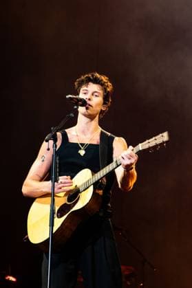 Corona Capital Music Festival - Day 2 Shawn Mendez performs during day 2 of the 2024 Corona Capital Music Festival at Autodromo Hermanos Rodriguez on November 16, 2024 in Mexico City, Mexico. Mexico City Autodromo Hermanos Rodriguez Mexico Copyright: xAnniexLesser imageSPACEx