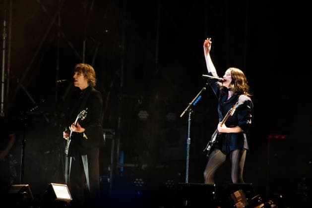 Corona Capital Music Festival - Day 2 St Vincent performs during day 2 of the 2024 Corona Capital Music Festival at Autodromo Hermanos Rodriguez on November 16, 2024 in Mexico City, Mexico. Mexico City Autodromo Hermanos Rodriguez Mexico Copyright: xAnniexLesser imageSPACEx