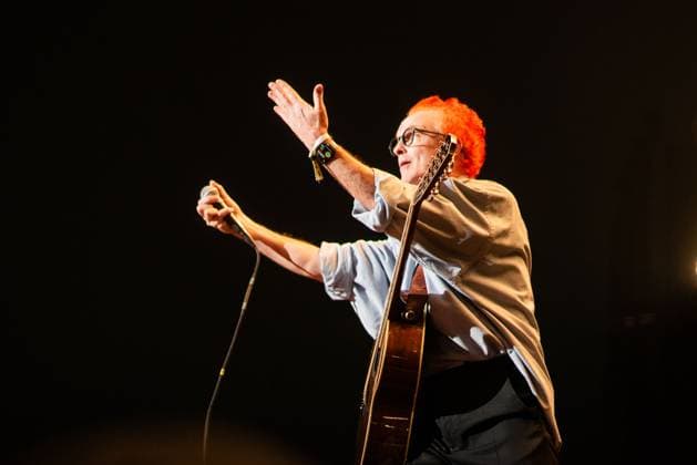 Corona Capital Music Festival - Day 2 Fran Healy Travis performs during day 2 of the 2024 Corona Capital Music Festival at Autodromo Hermanos Rodriguez on November 16, 2024 in Mexico City, Mexico. Mexico City Autodromo Hermanos Rodriguez Mexico Copyright: xAnniexLesser imageSPACEx