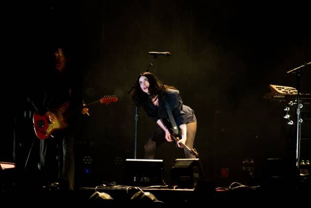 Corona Capital Music Festival - Day 2 St Vincent performs during day 2 of the 2024 Corona Capital Music Festival at Autodromo Hermanos Rodriguez on November 16, 2024 in Mexico City, Mexico. Mexico City Autodromo Hermanos Rodriguez Mexico Copyright: xAnniexLesser imageSPACEx
