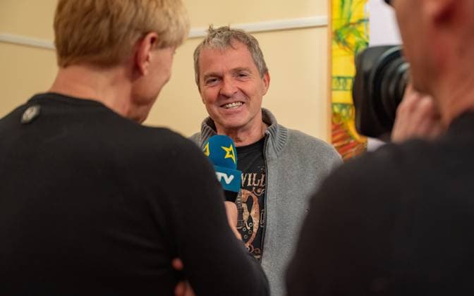 20241118 Fotoshooting mit Manfred Baumann fuer den DAC Kalender WIEN, OESTERREICH - 18. NOVEMBER: Starfotograf Manfred Baumann waehrend des Fotoshootings fuer die 14. Auflage des Dancer Against Cancer - DAC Charity-Fotokalenders 2025-2026 unter dem Thema -Superhelden- mit Starfotograf Manfred Baumann im Hotel Kaiserhof am 18. November 2024 in Wien, Oesterreich. 241118_SEPA_17_050 Copyright: xIsabellexOuvrardx SEPAxMedia