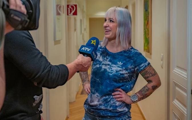 20241118 Fotoshooting mit Manfred Baumann fuer den DAC Kalender WIEN, OESTERREICH - 18. NOVEMBER: Make-Up Artist, Maskenbildnerin, Bodypainter, Facepainting Worldchampion 2022 und Visagistin des Shootings Nadja Hluchovsky waehrend des Fotoshootings fuer die 14. Auflage des Dancer Against Cancer - DAC Charity-Fotokalenders 2025-2026 unter dem Thema -Superhelden- mit Starfotograf Manfred Baumann im Hotel Kaiserhof am 18. November 2024 in Wien, Oesterreich. 241118_SEPA_17_058 Copyright: xIsabellexOuvrardx SEPAxMedia