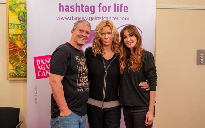 20241118 Fotoshooting mit Manfred Baumann fuer den DAC Kalender WIEN, OESTERREICH - 18. NOVEMBER: Starfotograf Manfred Baumann, Schauspielerin und Autorin Veronika Ferres und Make Up Artist, Influencerin, Unternehmerin und Astrologin Nelly Baumann vor dem Fotoshooting fuer die 14. Auflage des Dancer Against Cancer - DAC Charity-Fotokalenders 2025-2026 unter dem Thema -Superhelden- mit Starfotograf Manfred Baumann im Hotel Kaiserhof am 18. November 2024 in Wien, Oesterreich. 241118_SEPA_17_059 Copyright: xIsabellexOuvrardx SEPAxMedia