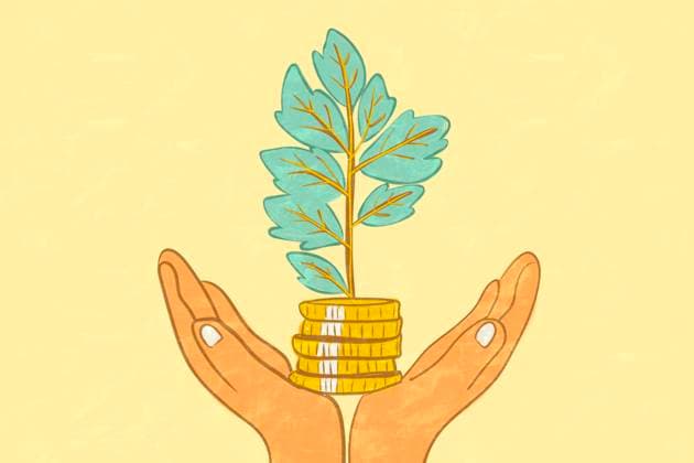 Cropped unrecognizable illustration of hands holding a tree growing on stacked coins against a yellow background, representing investment in renewable energy and sustainable growth. Model Released HodeiUnzueta_ID24955_723019_004 Copyright: xHodeixUnzuetax RECORD DATE NOT STATED
