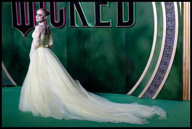 Entertainment Themen der Woche KW47 Entertainment Bilder des Tages . 18 11 2024. London, United Kingdom. Ariana Grande arriving at the Wicked premiere in London.  xStephenxLockx xi-Imagesx IIM-25585-0018