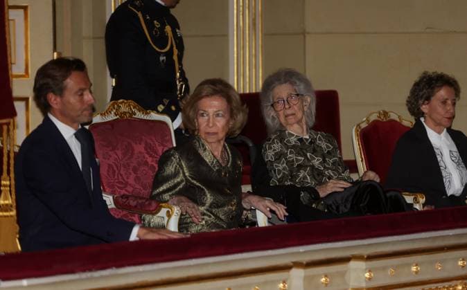 XXXIX edition of the BMW Painting Award Queen Dona Sofia and Irene of Greece during the presentation of the BMW Painting Awards in its XXXIX edition at the Teatro Real, on November 18, 2024, in Madrid Spain GENTE PINTURA José Ramó Awards Madrid Madrid Madrid Spain  Copyright: xJosÃ xRamonxHernandox 6349908