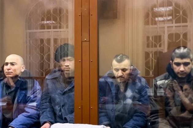 Bilder des Jahres 2024, News 11 November News Themen der Woche KW47 News Bilder des Tages RUSSIA, MOSCOW - NOVEMBER 19, 2024: Saidakrami Rachabalizoda Murodali, Fariduni Shamsidin, Dalerzhon Mirzoyev and Mukhammadsobir Faizov (L-R) charged with involvement in the Crocus City Hall terrorist attack appear at Moscow s Basmanny District Court for a hearing into a prosecution bid to extend their custody time. Mikhail Tereshchenko TASS  76108701