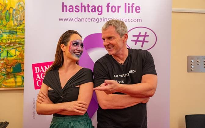 20241119 Fotoshooting mit Manfred Baumann fuer den DAC Kalender WIEN, OESTERREICH - 19. NOVEMBER: Fernsehmoderatorin und Journalistin Sasa Schwarzjirg und Starfotograf nach dem Fotoshooting fuer die 14. Auflage des Dancer Against Cancer - DAC Charity-Fotokalenders 2025-2026 unter dem Thema -Superhelden- mit Starfotograf Manfred Baumann im Hotel Kaiserhof am 19. November 2024 in Wien, Oesterreich. 241119_SEPA_17_084 Copyright: xIsabellexOuvrardx SEPAxMedia