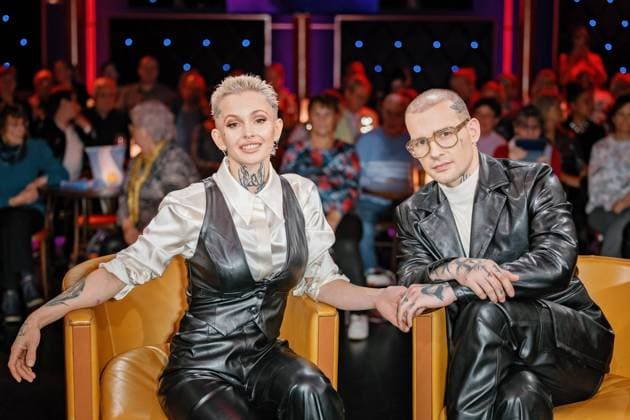 Entertainment Themen der Woche KW47 Entertainment Bilder des Tages MDR - Riverboat. Schauspieler Eric Stehfest mit seiner Ehefrau , Schauspielerin und Sängerin Edith Stehfest anläßlich der Aufzeichnung der MDR - Talkshow Riverboat am 19.11.2024 in der Mediacity Leipzig. 20241119SFL0053 *** MDR Riverboat actor Eric Stehfest with his wife, actress and singer Edith Stehfest on the occasion of the recording of the MDR talk show Riverboat on 19 11 2024 in the Mediacity Leipzig 20241119SFL0053