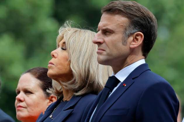 News Themen der Woche KW47 News Bilder des Tages Santiago November 20, 2024 The President of the Republic of France, Emmanuel Macron with his wife Brigitte Macron and official entourage offer a wreath at the Monument to Bernardo Ohiggins Javier Torres Aton Chile, Santiago Chile Aton 960663  Copyright: JAVIERxTORRES ATONxCHILE