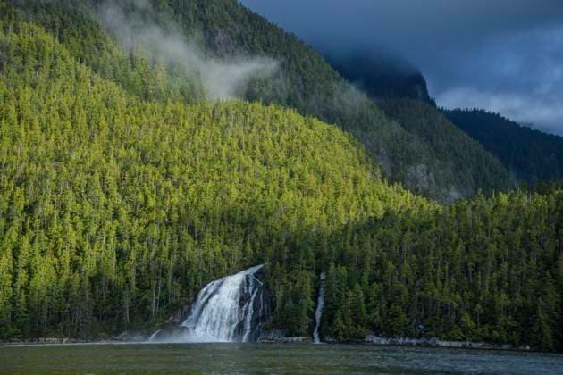 Creative Highlights World Canada, British Columbia, Central Coast, Great Bear Rain Forest, Waterfall 