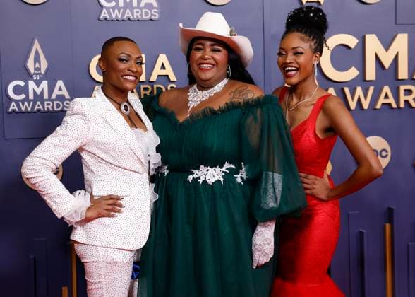 Entertainment Themen der Woche KW47 Members of the group Chapel Hart arrive on the red carpet for the 58th CMA Awards in Nashville, Tennessee, on Wednesday, November 20, 2024.  NAS20241120216 JOHNxANGELILLO