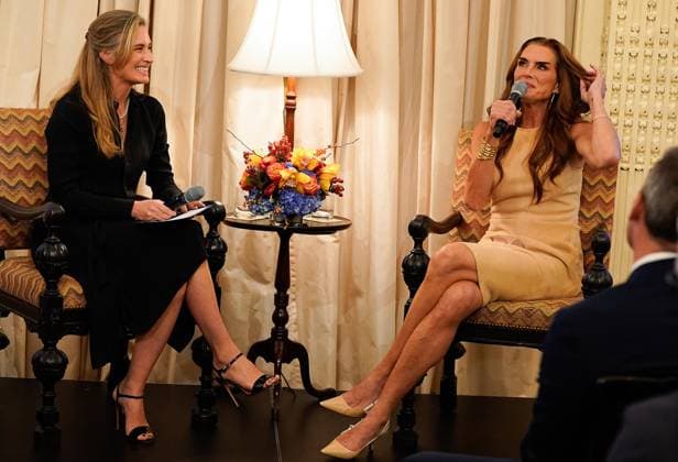 Entertainment Themen der Woche KW47 Entertainment Bilder des Tages Barbara Bush Foundation for Family Literacy New York City Event Lauren Bush Lauren, Brooke Shields during the Barbara Bush Foundation for Family Literacy New York City Event, held at the Lotus Club in New York City, Wednesday, November 20, 2024., Credit:Jennifer Graylock-Graylock.com Avalon United States, New York, New York, Lotus Club  Copyright: xJenniferxGraylock-Graylock.comx xAvalonx 0936975137