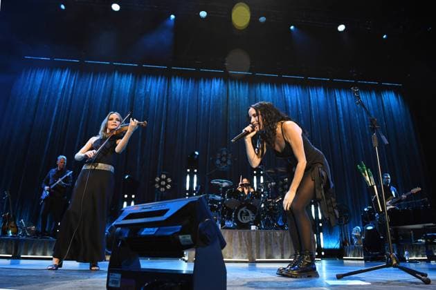 Entertainment Themen der Woche KW47 The Corrs performing at O2 Arena, London LONDON, ENGLAND - NOVEMBER 20: Sharon Corr and Andrea Corr of ˜The Corrs™ performing at O2 Arena, Greenwich on November 20, 2024 in London, England. CAP MAR MAR Great Britain Copyright: xMartinxHarris CapitalxPicturesx