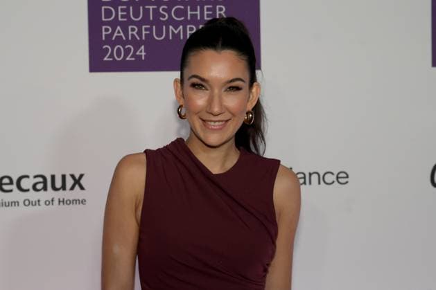Deutscher Parfumpreis Duftstars am 21.11.2024 in der Rheinterrasse in Düsseldorf Die Verleihung des Deutschen Parfumpreises Duftstars findet am 21.11.2024 in der Rheinterrasse in Düsseldorf statt. Neda Peemüller ( Moderatorin )