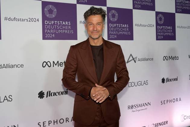 Deutscher Parfumpreis Duftstars am 21.11.2024 in der Rheinterrasse in Düsseldorf Die Verleihung des Deutschen Parfumpreises Duftstars findet am 21.11.2024 in der Rheinterrasse in Düsseldorf statt. Wayne Carpendale ( Schauspieler und Moderator )