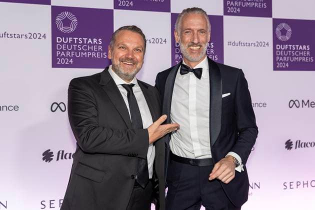 vl: Udo Heuser, CEO Nobilis Group Fragrance Foundation mit Andreas Fuhlisch, Geschäftsführer VKE Kosmetikverband Fragrance Foundation. DUFTSTARS 2024 - Deutscher Parfumpreis Verleihung des deutschen Parfumpreises DUFTSTARS durch die Fragrance Foundation am 21.11.2023, Rheinterrassen, Duesseldorf.