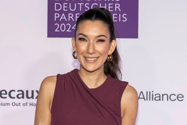 Moderatorin Nesa Peemueller bei den DUFTSTARS 2024 - Deutscher Parfumpreis Verleihung des deutschen Parfumpreises DUFTSTARS durch die Fragrance Foundation am 21.11.2023, Rheinterrassen, Duesseldorf.